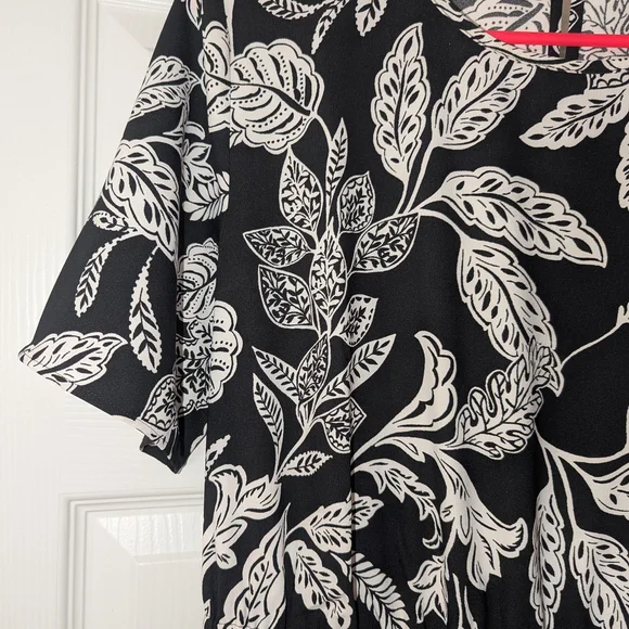 Ann Taylor Black and White Leaf Mini Dress - Picture 3 of 7